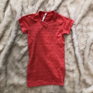 Lululemon Swiftly Tech Short Sleeve Crew - Size 4
